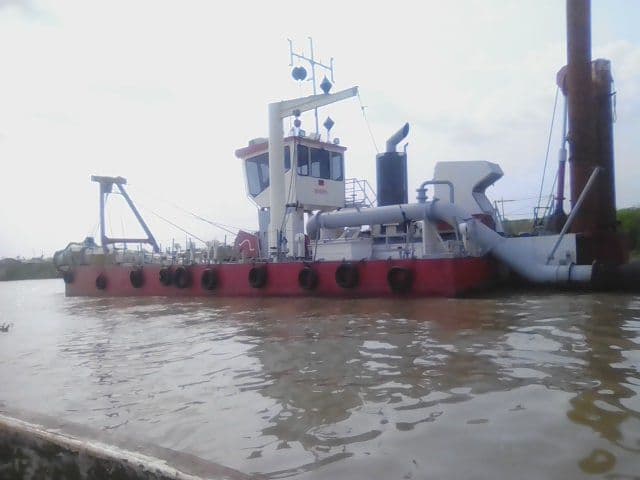 Portside profile underway